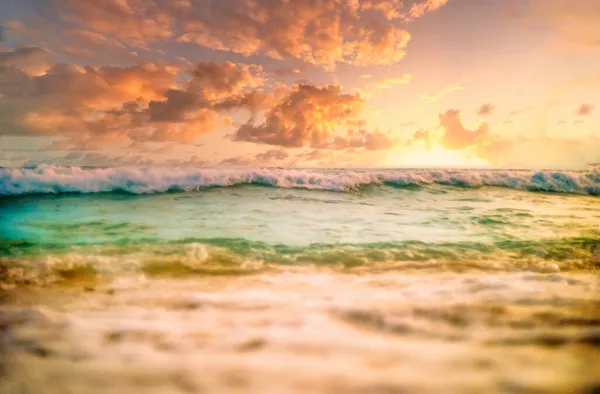 Захватывающий Закат Над Морем Летом — стоковое фото