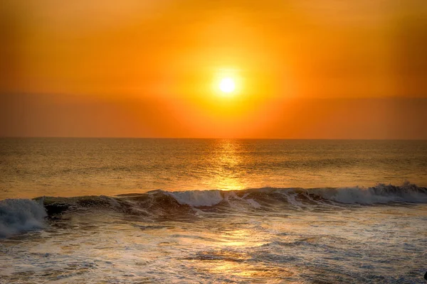 Pôr Sol Fascinante Sobre Mar Verão — Fotografia de Stock