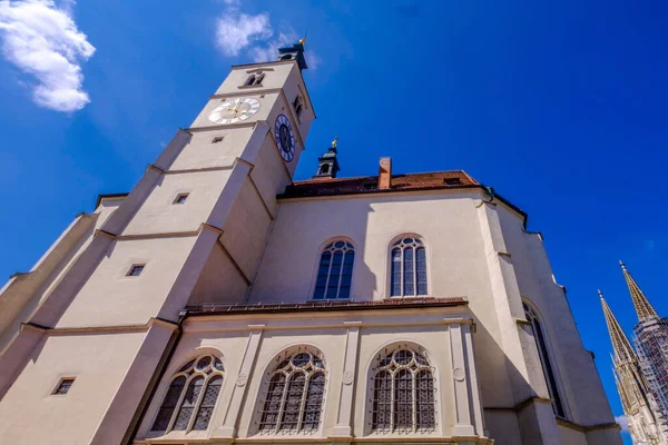 Låg Vinkel Byggnaden Evang Neupfarrkirche Regensburg Tyskland — Stockfoto