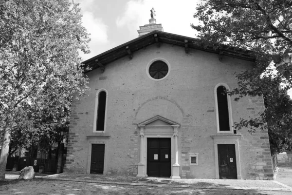 Церковь Иве Дель Кабо Бергамо Ломбардия Италия — стоковое фото