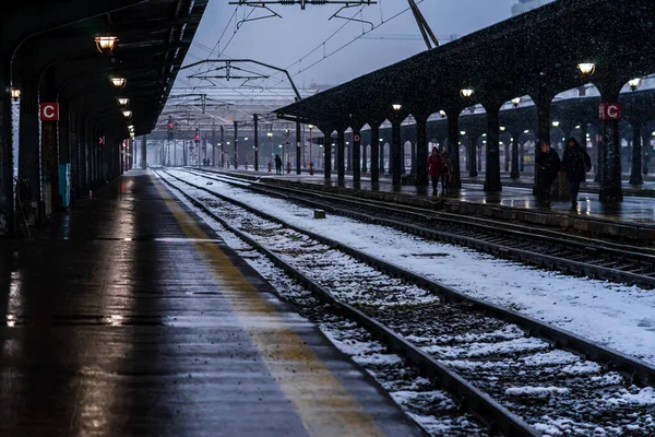 Buchare Románia Szeptember 2021 Vasútállomás Télen Havazik Bukaresti Északi Pályaudvar — Stock Fotó