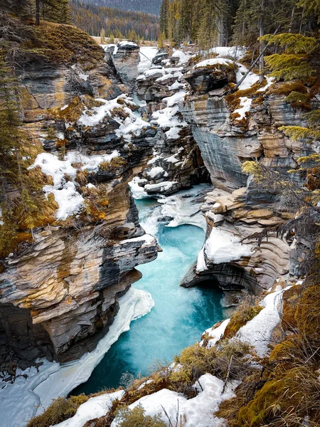 Ein Fluss Einer Felsigen Gegend Winter — Stockfoto