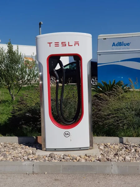 Zadar Croatia September 2021 Een Tesla Supercharger Station Voor Elektrische — Stockfoto