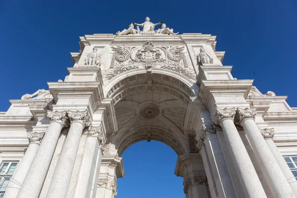 Plano Ángulo Bajo Edificio Arqueado Con Grabados Plaza Comercio Lisboa — Foto de Stock