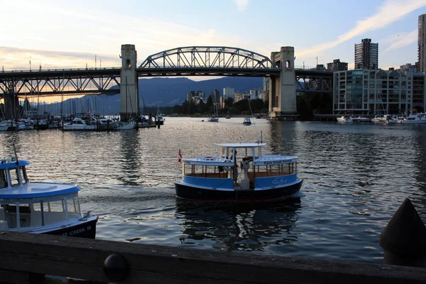 Vancouver Kanada Juli 2021 Die Burrard Bridge Und Die Uferpromenade — Stockfoto