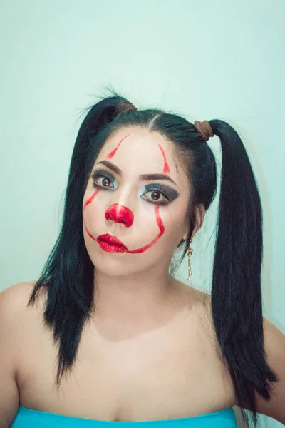 Closeup Shot Hispanic Female Wearing Clown Makeup Posing Photo Indoors — стоковое фото