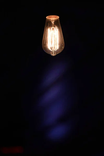 Lighted Bulb Dark Room — Stock Photo, Image