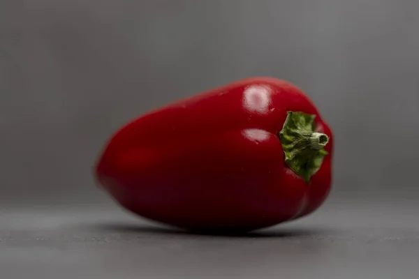 Stilleven Close Macro Met Schijnwerpers Kleine Rode Levendige Kleurrijke Peper — Stockfoto