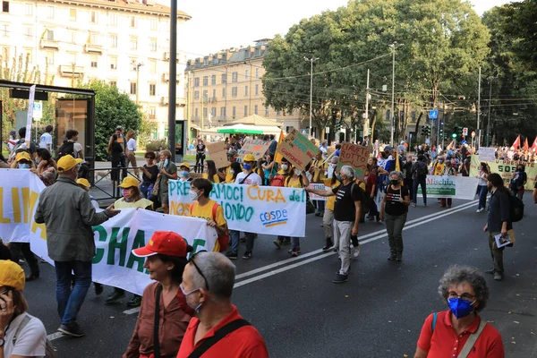 Milán Italia Octubre 2021 Muchas Personas Protestan Contra Manifestación Ecológica —  Fotos de Stock