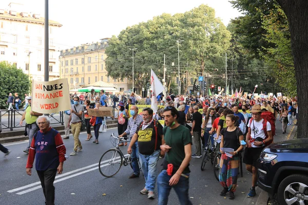Milan Itálie Října 2021 Mnoho Lidí Protestuje Proti Ekologické Manifestaci — Stock fotografie