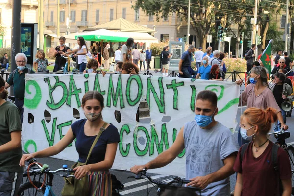 Milano Italia Ottobre 2021 Molte Persone Protestano Contro Manifestazione Ecologica — Foto Stock