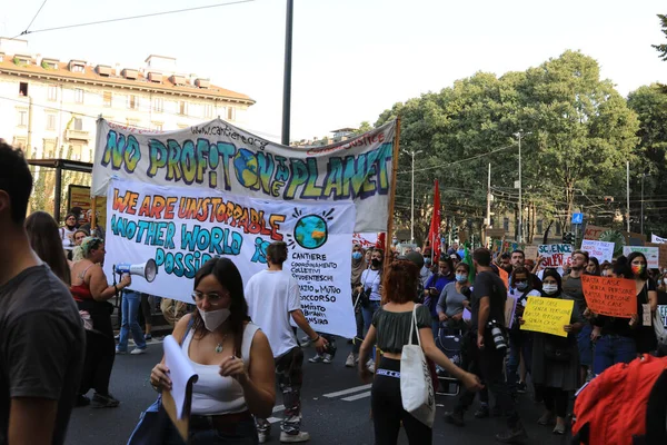 Milano Italia Ottobre 2021 Molte Persone Protestano Contro Manifestazione Ecologica — Foto Stock