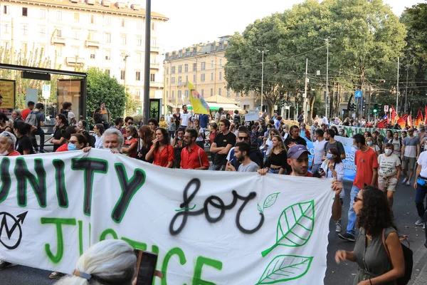 Milan Itálie Října 2021 Mnoho Lidí Protestuje Proti Ekologické Manifestaci — Stock fotografie