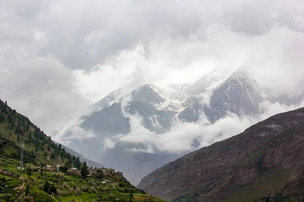 Beautiful Himalayan Landscape Isty Clouds Snow Capped Mountains Town Keylong — Stock Photo, Image