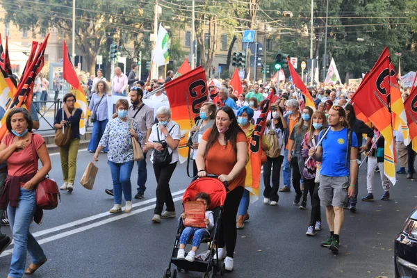 Milán Italia Octubre 2021 Muchas Personas Protestan Contra Manifestación Ecológica —  Fotos de Stock