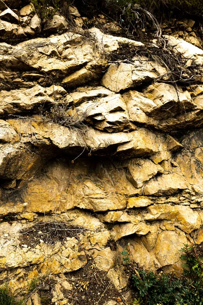 Fundo Montanha Áspera Amarela Escura Textura Pedra Natural Foto Vertical — Fotografia de Stock