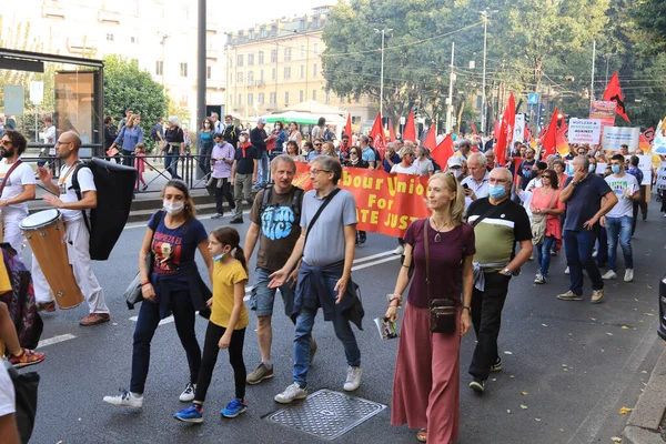 Milán Italia Octubre 2021 Muchas Personas Protestan Contra Manifestación Ecológica —  Fotos de Stock