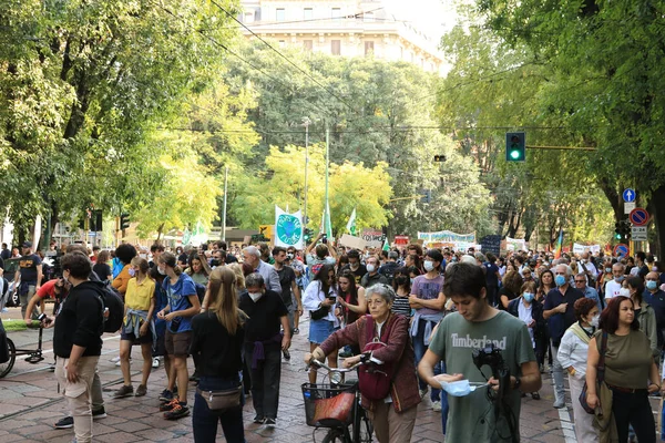 Milan Itálie Října 2021 Mnoho Lidí Protestuje Proti Ekologické Manifestaci — Stock fotografie