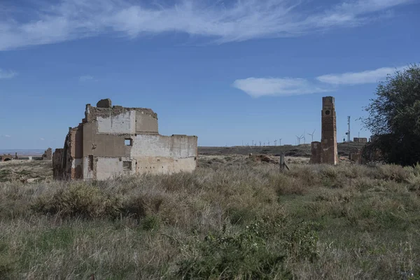 Belchite Espagne Sept 2021 Vieux Bâtiment Brisé Contre Ciel Nuageux — Photo