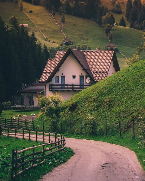 Beau Cliché Une Maison Forêt — Photo