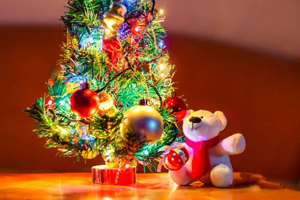 Eine Nahaufnahme Eines Kleinen Weihnachtsbaums — Stockfoto