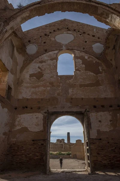 Belchite Spanje Sep 2021 Een Oud Verbrijzeld Gebouw Met Een — Stockfoto