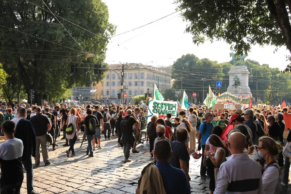 Milan Italy Oct 2021 이탈리아 밀라노에서 일어난 생태학적 현현에 항의하는 — 스톡 사진