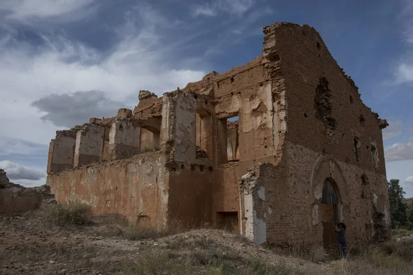 Belchite Ισπανια Σεπτέμβριος 2021 Ένα Παλιό Εγκαταλελειμμένο Ερειπωμένο Κτίριο Χωρίς — Φωτογραφία Αρχείου