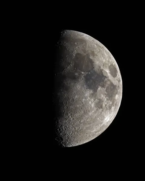 Luna Trage Peste Orașul Beelitz — Fotografie, imagine de stoc