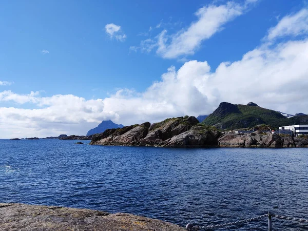 ノルウェー ロフトテン島の山岳風景の美しい風景 — ストック写真