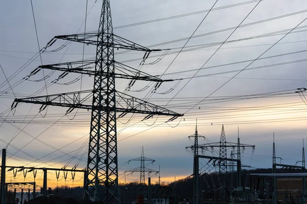 Almanya Elektrik Hatları Trafolar Olan Dağıtım Elektrik Santrali — Stok fotoğraf
