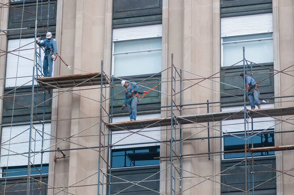 Buenos Aires Argentinien März 2013 Die Bauarbeiter Gerüst Eines Gebäudes — Stockfoto