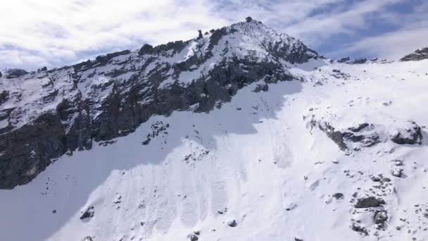 Malerischer Blick Auf Schneebedeckte Berge Bei Sonnigem Tag — Stockvideo