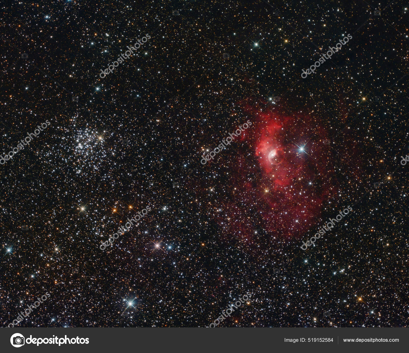 底盘星座中的气泡星云和星团M52 ——图库图片© Wirestock #519152584