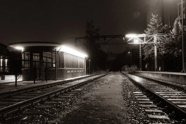 Tren Istasyonu Demiryolunun Gri Pulu — Stok fotoğraf