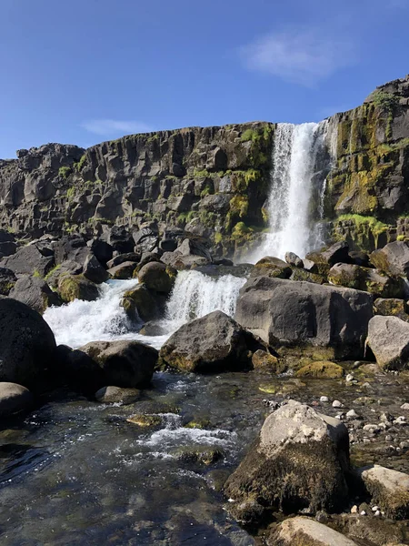 Oxarfoss Vodopád Proti Modré Obloze Tekoucí Skalách Národním Parku Thingvellir — Stock fotografie