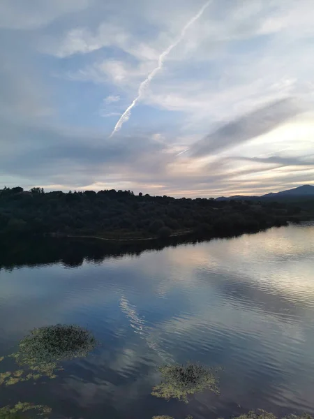 반사되어 호수의 아름다운 스페인 마드리드의 — 스톡 사진
