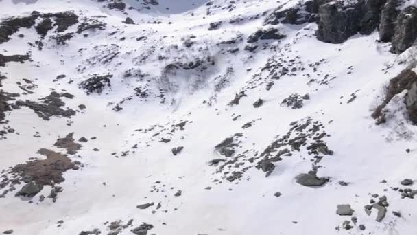 Pemandangan Indah Dari Pegunungan Yang Tertutup Salju Hari Yang Cerah — Stok Video
