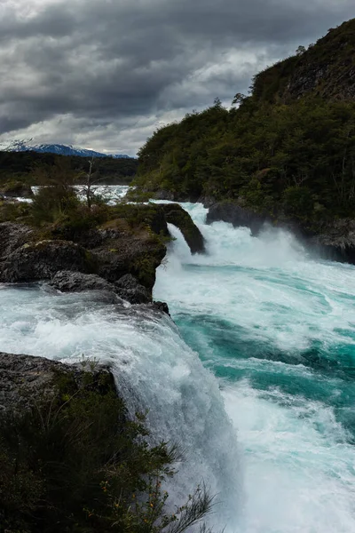 Eine Unheimliche Kulisse Der Schäumenden Kaskaden Der Petrohue Wasserfälle Die — Stockfoto