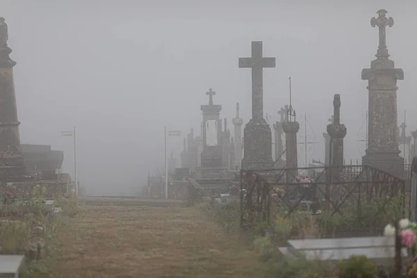 Вид Туманное Кладбище Кладбище Лувья Город Лимож Франция — стоковое фото