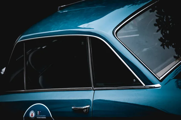 Vintage Blue Car Parked Street — Stock Photo, Image