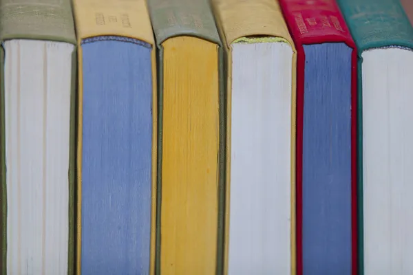 Een Close Shot Van Gearrangeerde Boeken Een Bibliotheek — Stockfoto