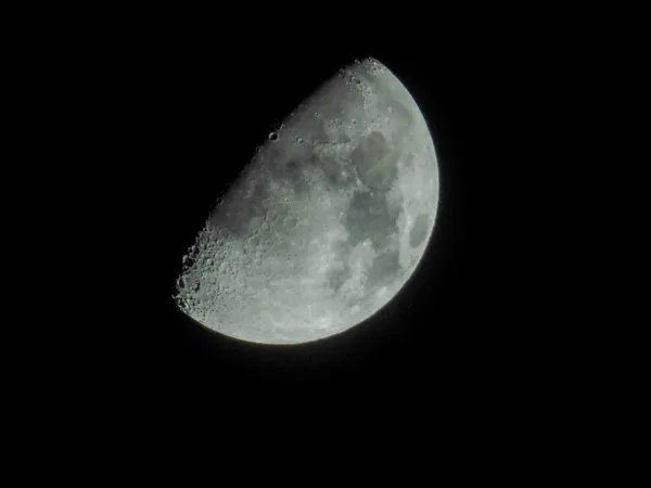 Tiro Perto Encerar Fase Gigantesca Lua — Fotografia de Stock