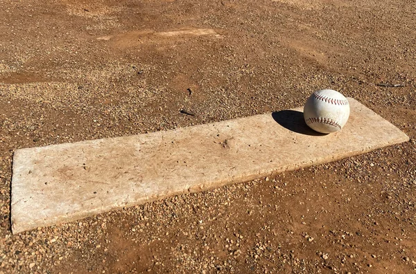 Ein Baseball Sand Auf Dem Spielplatz — Stockfoto