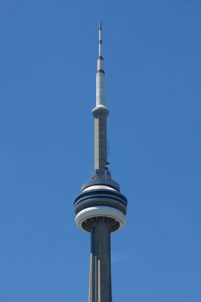 Vue Verticale Faible Angle Grande Tour Toronto Canada Sous Ciel — Photo