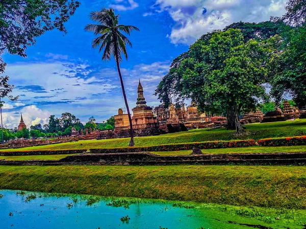 Starověké Pagody Zříceniny Budov Sukhothai Historickém Parku Thajsku — Stock fotografie