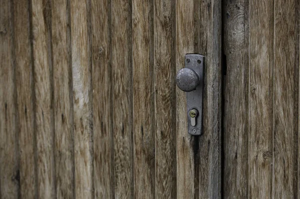 Een Close Van Een Oude Rustieke Knop Een Houten Ondergrond — Stockfoto