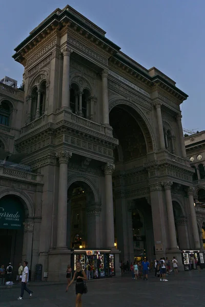 Milan Włochy Września 2019 Triumfalne Wejście Łuku Galleria Vittorio Emanuele — Zdjęcie stockowe