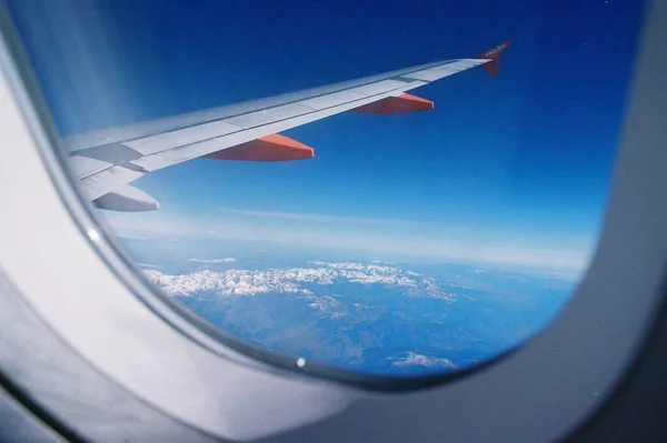 Una Hermosa Vista Los Cielos Desde Una Ventana Avión — Foto de Stock