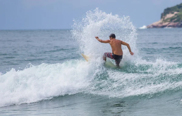 Florianopoli Brasil Abr 2019 Surfista Mole Beach Isla Santa Catarina —  Fotos de Stock